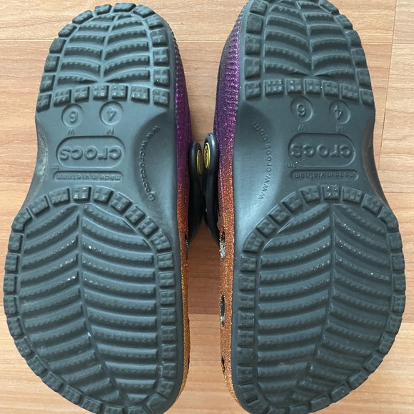 Hocus Pocus Crocs - Picture 5 of 6